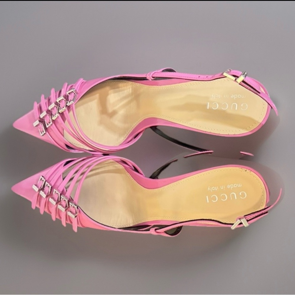 GUCCI💕
75MM Hot Pink Leather Seraphine Buckle Slingback Pump